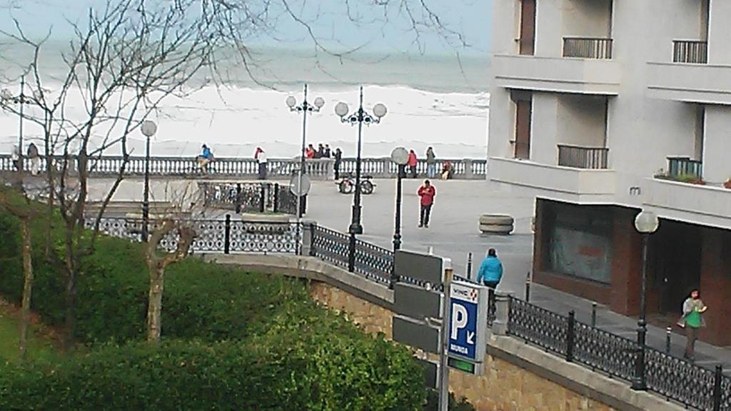 Ekia Pentsioa Hotel Zarautz Room photo
